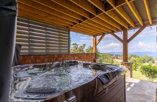 Elk Park House | House ∙ 4 bedrooms ∙ 8 guests