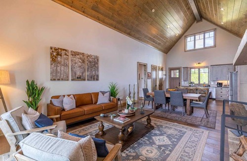 Elk Park House | House ∙ 4 bedrooms ∙ 8 guests