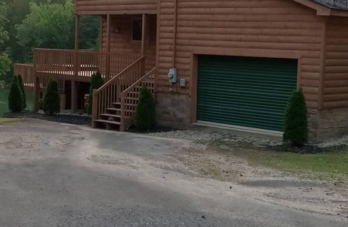 Dandridge House | House on Douglas lake tn with boat dock that has electricity.