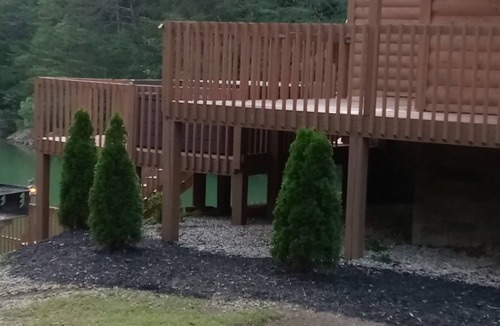 Dandridge House | House on Douglas lake tn with boat dock that has electricity.