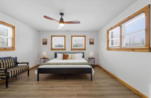 Rogers House | Huckleberry Arch - Cozy RRG Home near Natural Arch