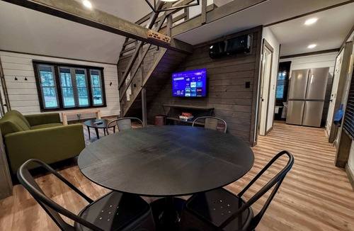 Saint Helens Cabin | Hummingbird Hollow | Private Forest Retreat