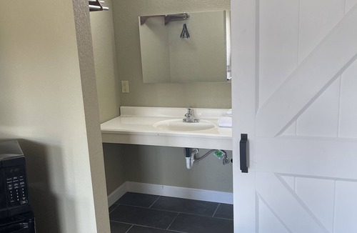 Johnson City Hotel | I-26 Inn