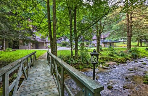 Roan Mountain House | Ideal for Nature Lovers! Roan Mtn Cabin w/Balcony
