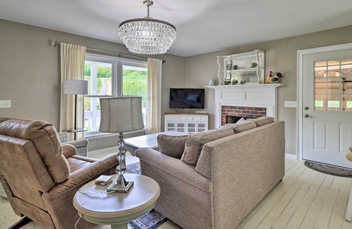 Fleetwood House | Idyllic Fleetwood Farmhouse w/ Fire Pit & BBQ