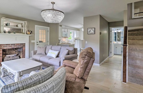 Fleetwood House | Idyllic Fleetwood Farmhouse w/ Fire Pit & BBQ