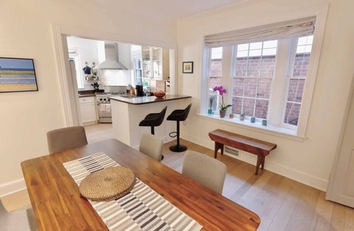 Georgetown House | Idyllic Georgetown | Garden + Firepit | Sleeps 7