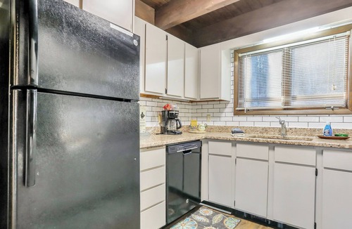 Berkeley Springs House | Idyllife- Private Hot Tub | Pet Friendly | Family Friendly | Oversized Deck