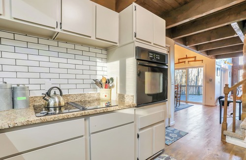 Berkeley Springs House | Idyllife- Private Hot Tub | Pet Friendly | Family Friendly | Oversized Deck