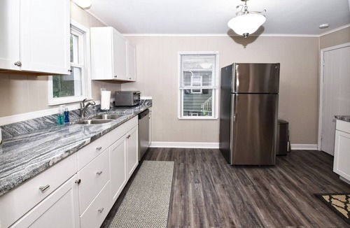 Blue Ash House | In The Heart of Blue Ash II- Close to Kenwood Mall
