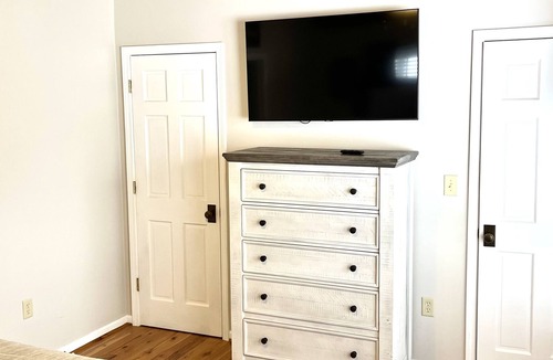 Blowing Rock Cottage | In-Town Cottage, 3 bed and 2 bath, easy walk to Main Street.
