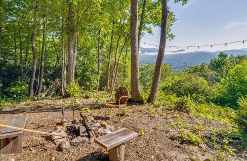 Spruce Pine Apartment | 'Inchworm Ranch' Blue Ridge Cabin, Pets Welcome