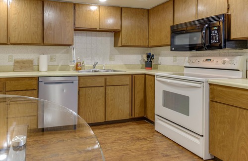 St. Joseph House | Incredibly Clean and New Two-Bedroom Townhome!