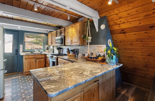 Divide Cabin | Indigo/Aframe- Hot Tub- Views!