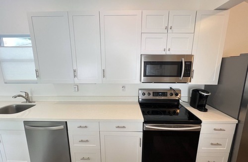 Uptown - Upper Duval House | Island Paradise 2BR House Pool, 1/2 Block to Duval