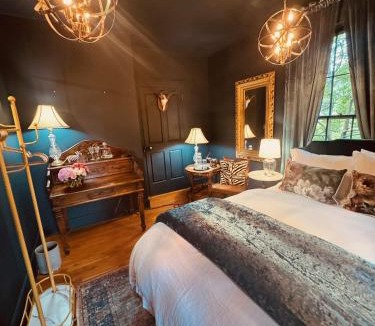Frankfort House | J and M on Capital Boutique Guesthouse