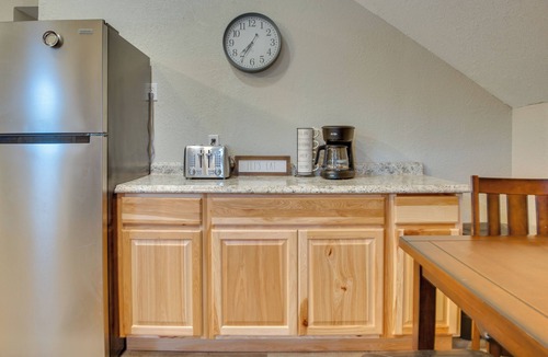 Kalifornsky Cottage | Kenai River Base! Spacious 2-unit Cabin Compound