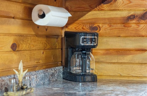 Elizaville House | Kentucky Cabin Getaway w/Loft Sleeping
