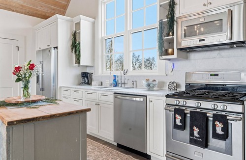 Shelbyville House | Kentucky Horse Farm Haven- Boarding vailable, Near Bourbon Trail & Venues