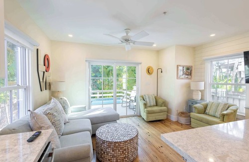 Uptown - Upper Duval House | Keys Breeze - Walk to Duval, Private Pool