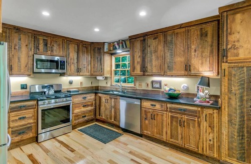 Maggie Valley Cabin | KnightFall-Luxury Cabin w/Waterfall, Pet-Friendly