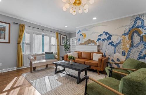 Knoxville House | KnoxHaven 5 Min UTHot TubFirepitTheaterGames