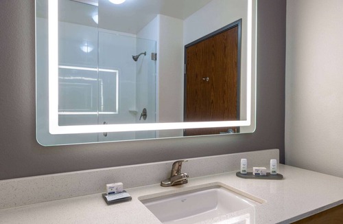 Osage Hotel | La Quinta Inn & Suites by Wyndham Morgantown