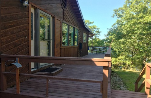 Bull Shoals House | LAKE ACCESS & GREAT VIEWS! MINUTES TO THE WHITE RIVER! 3 BR/2BA, 1500 sq. ft.