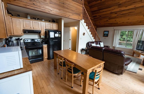 Rogers Cabin | Lake Cabin, Prime Location, Gated Community, Wi-Fi, Smart TV's, Swim, Fish,