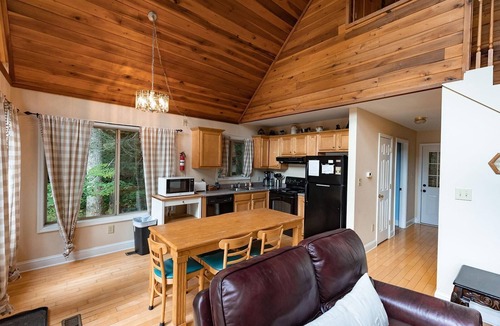 Rogers Cabin | Lake Cabin, Prime Location, Gated Community, Wi-Fi, Smart TV's, Swim, Fish,