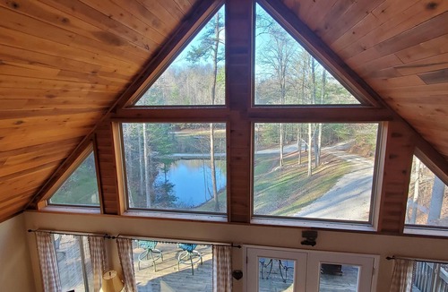 Rogers Cabin | Lake Cabin, Prime Location, Gated Community, Wi-Fi, Smart TV's, Swim, Fish,
