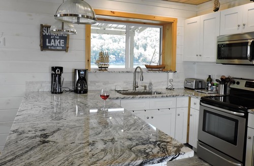 Butler House | LAKE FRONT WITH DOCK ! NO STAIRS TO REACH WATER! FAMILIES LOVE IT! SO WILL YOU!