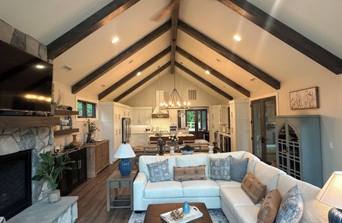 Lake Lure House | Lake Lure Luxury Rental: 5 Bedrooms, 4.5 baths, sleeps 14, on lake w/game room