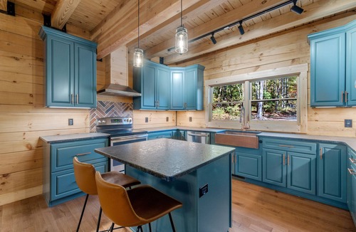 Lake Lure Cabin | Lake Lure's Newest Luxury Log Cabin Behind The Gates of Rumbling Bald Resort!