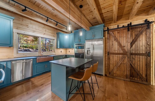 Lake Lure Cabin | Lake Lure's Newest Luxury Log Cabin Behind The Gates of Rumbling Bald Resort!