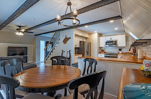 Drennen House | Lake Mountain Retreat