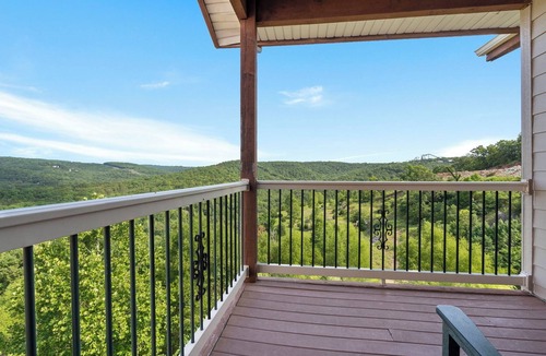 Indian Point Condo | Lake & Mountain View Condo - The Cliffs on Indian Point - Silver Dollar City