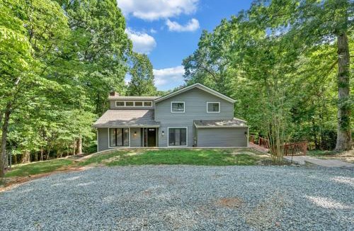 Huddleston House | Lake Pleasant - Lakefront, Private Dock, Game room