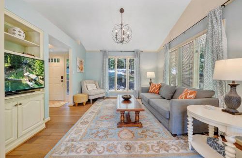 Huddleston House | Lake Pleasant - Lakefront, Private Dock, Game room