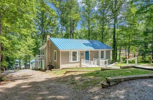 Huddleston House | Lake Reflections - Lakefront with private dock, & Fire pit