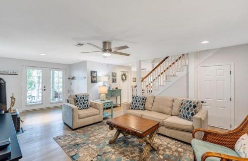 Huddleston House | Lake Reflections - Lakefront with private dock, & Fire pit