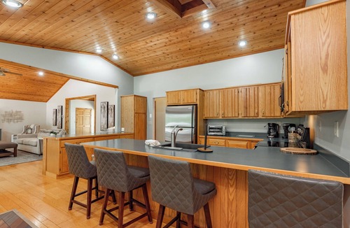 Turkey Neck House | Lakefront Dog Friendly Cottage w/Dock & Fire Pit