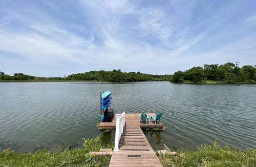 Dry Ridge House | Lakefront house mins from the ARK! Private dock