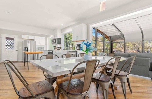 Hot Springs Village Apartment | Lakefront Paradise w/Hot Tub, Decked Out on Desoto