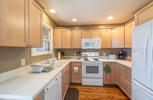 Nebo House | Lakefront, private cove w/creek