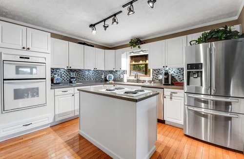 Jefferson City House | Lakefront Retreat, Dock, Fire Pit, Pet Friendly