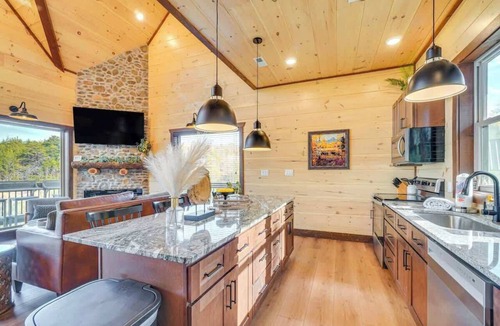 Sevierville Cabin | Lakeside Cabin w/Private Pool & Hot Tub