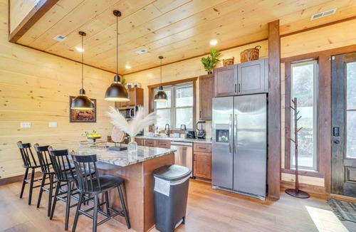 Sevierville Cabin | Lakeside Cabin w/Private Pool & Hot Tub