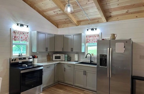 Keslers Cross Lanes House | Lakeside Escape in Peaceful Summersville WV