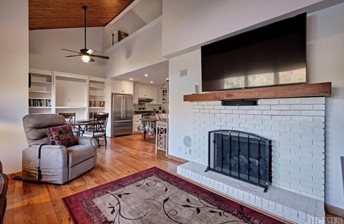 Sapphire Villa | Lakeside Serenity, Lakeside Serenity